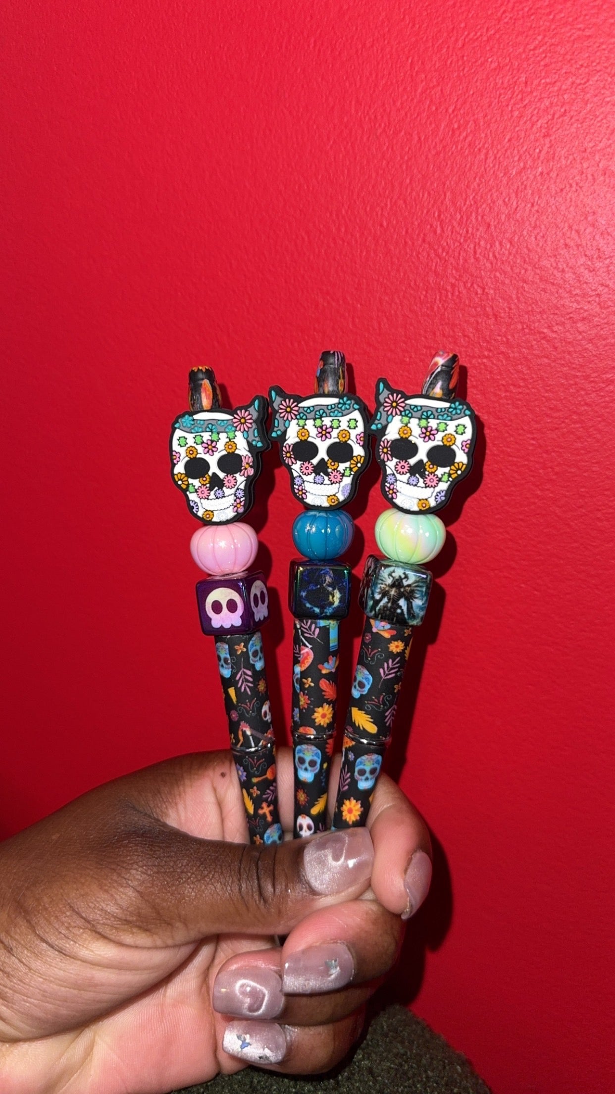 Floral sugar skull pen